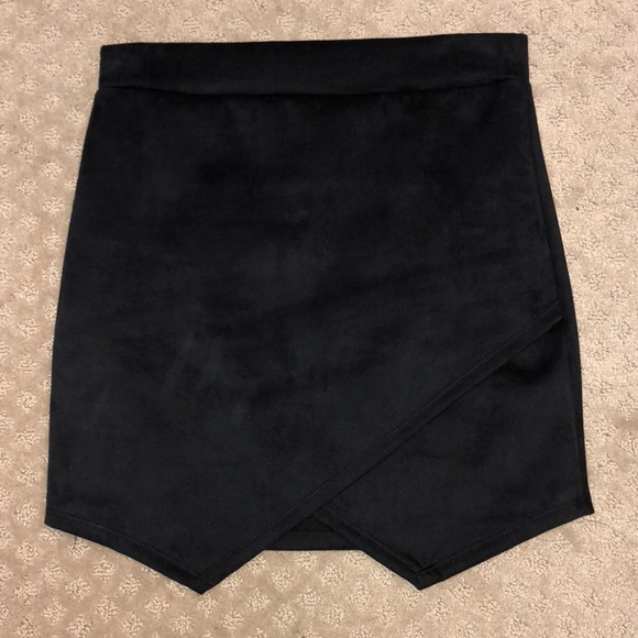Black faux suede Envelope Mini Skirt size small - Picture 1 of 6